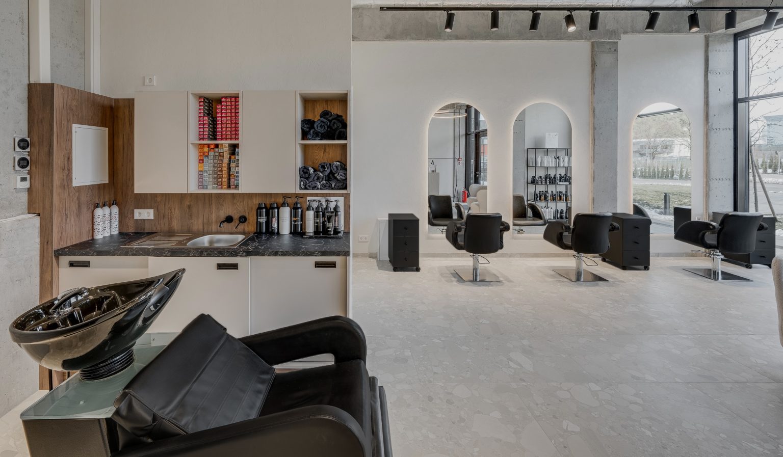 Plaukų plovimo zona Urbanhair salone